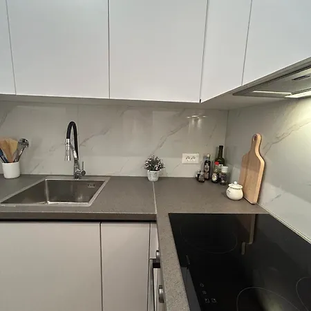 1-bedroom Apartment, With Private Parking And Beach Parking For Free Apartment *